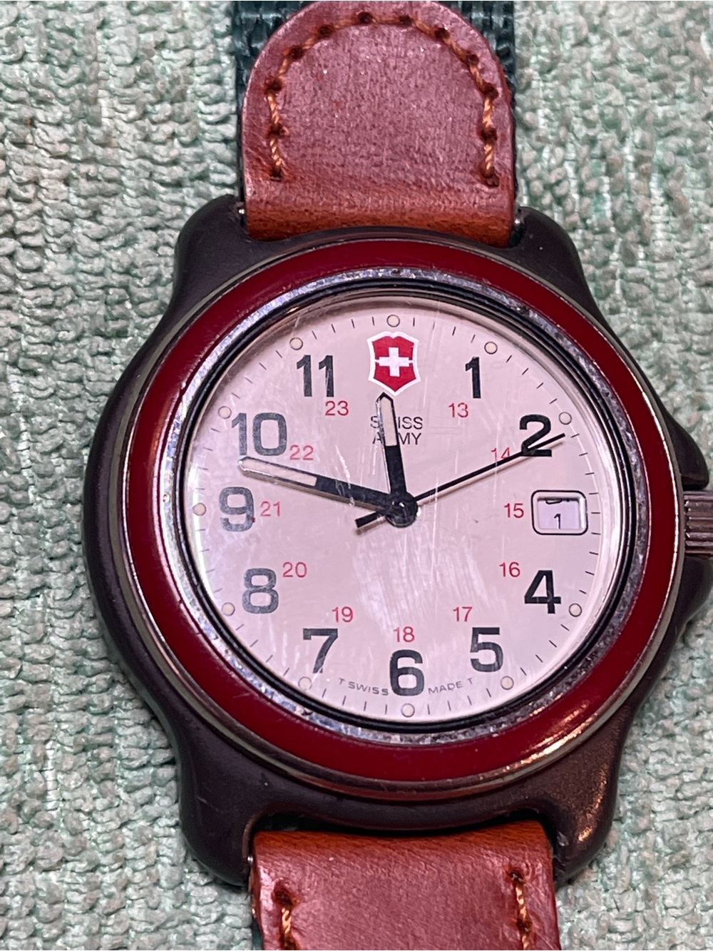 Victorinox Swiss Army Original (Series 2000) quartz field watch